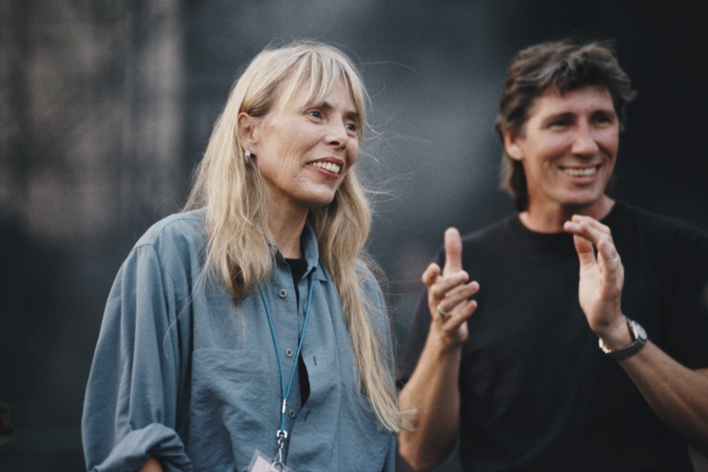 what does joni mitchell's daughter do?