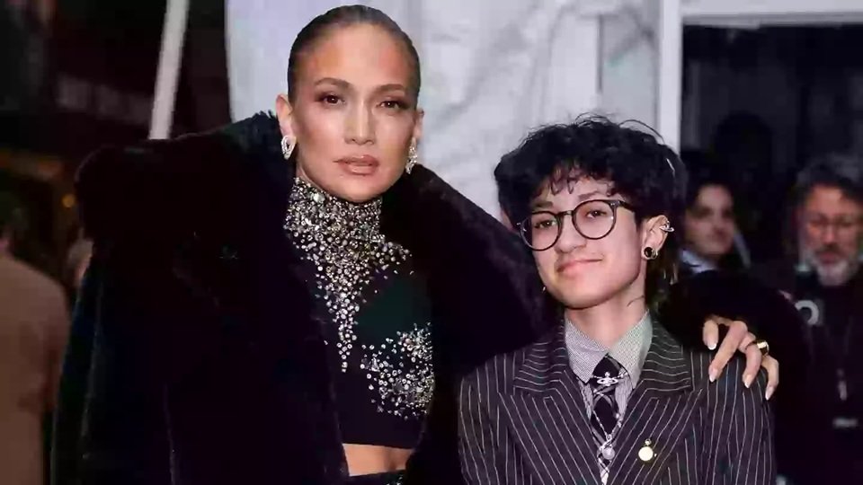 grown up jennifer lopez daughter