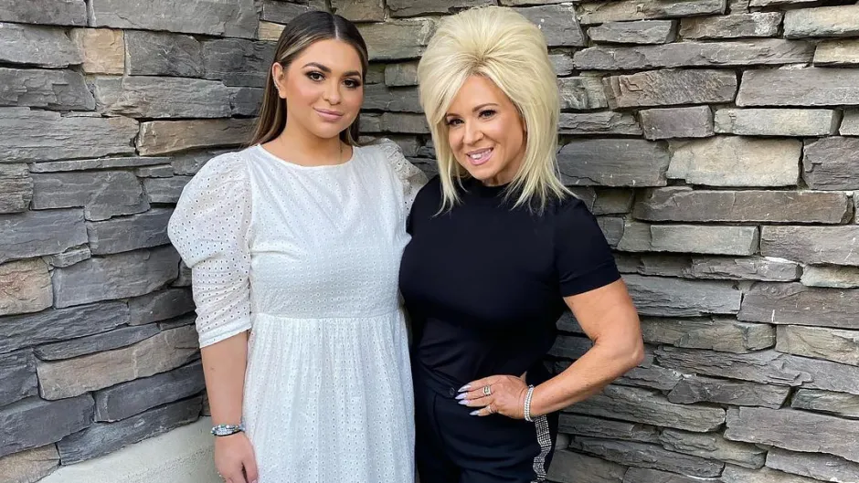 what does theresa caputo's daughter do?