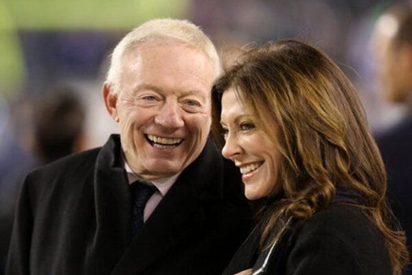 jerry jones daughter